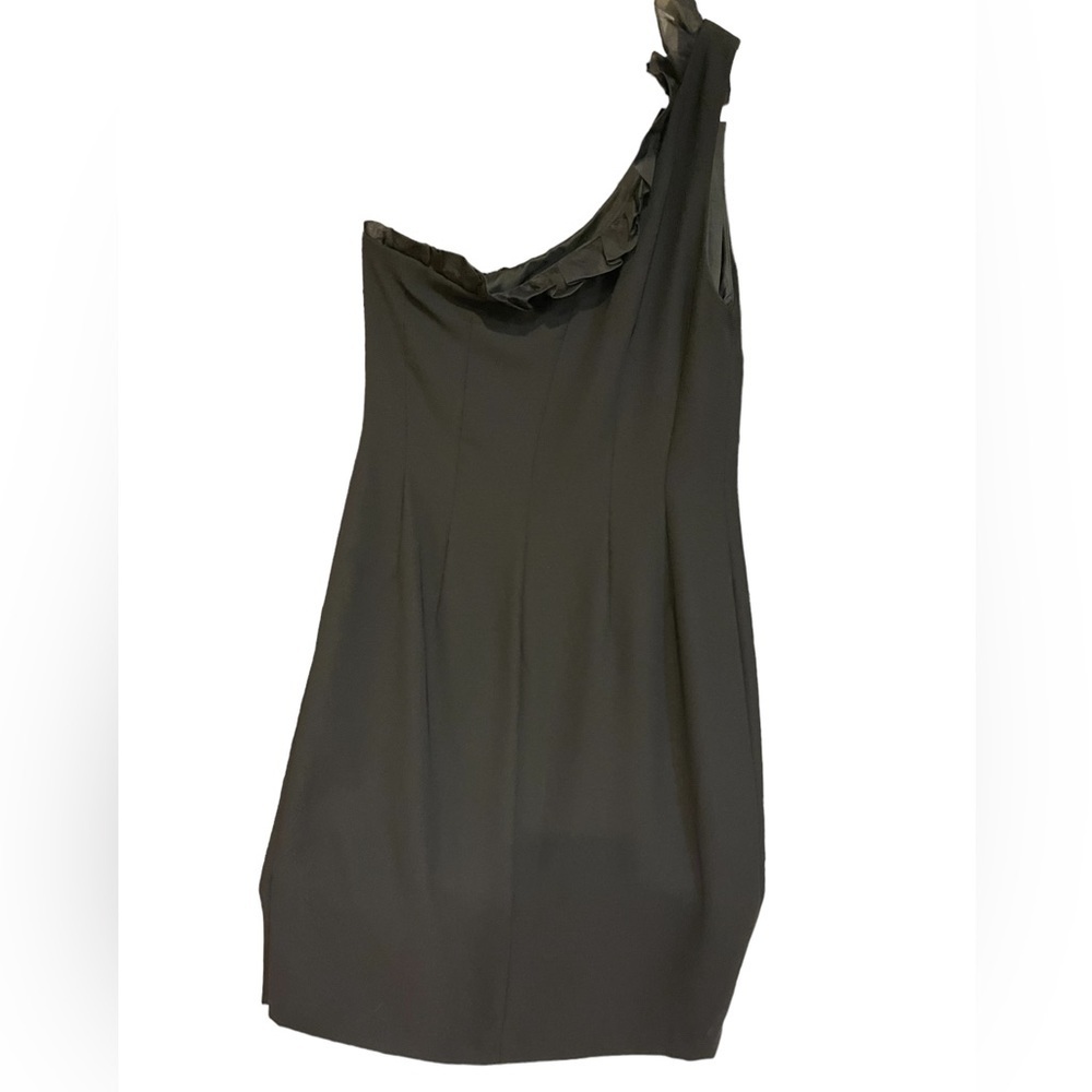 🖤🔥Maggy London one shoulder little black dress size 10 with small ruffle trim - Picture 4 of 5